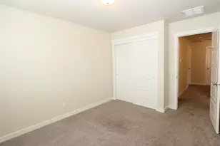 1874 W Parkview Dr, Syracuse, UT 84075 - Photo 17