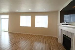 1874 W Parkview Dr, Syracuse, UT 84075 - Photo 3