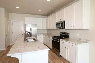 1874 W Parkview Dr, Syracuse, UT 84075 - Photo 7