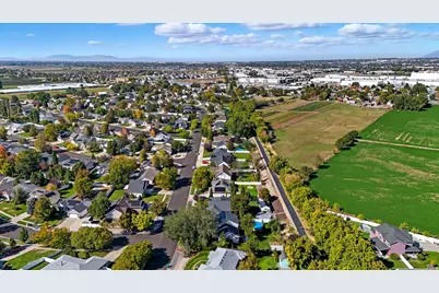 383 S 950 W, Layton, UT 84041 - Photo 41