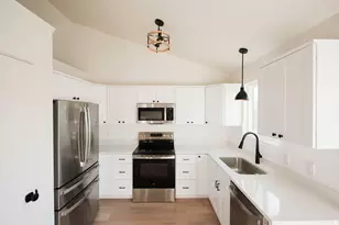 1012 W 2525 N, Layton, UT 84041 - Photo 9