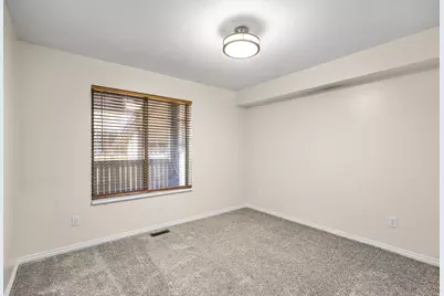 9153 S Jefferson Pl, Sandy, UT 84070 - Photo 3