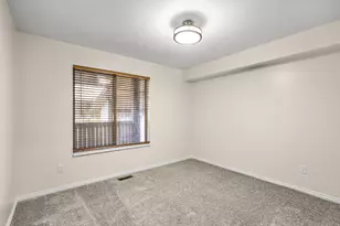 9153 S Jefferson Pl, Sandy, UT 84070 - Photo 3