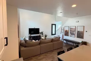 7129 N Mountain Field Dr, Eagle Mountain, UT 84005 - Photo 7