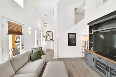 864 N Farmington Xing W, Farmington, UT 84025 - Photo 3