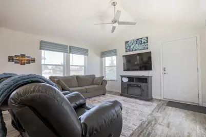 583 S Aspen Dr, Garden City, UT 84028 - Photo 3