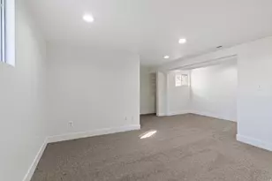 377 N 200 W, Salt Lake City, UT 84103 - Photo 21