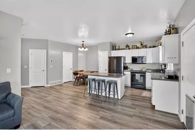 2016 E Cedar Trails Way, Eagle Mountain, UT 84005 - Photo 7