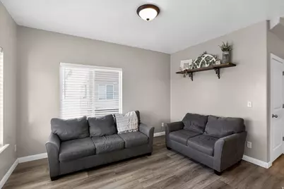 2016 E Cedar Trails Way, Eagle Mountain, UT 84005 - Photo 11