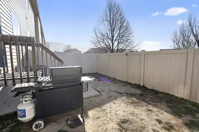 2016 E Cedar Trails Way, Eagle Mountain, UT 84005 - Photo 3