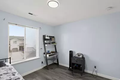 2016 E Cedar Trails Way, Eagle Mountain, UT 84005 - Photo 19