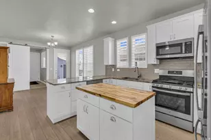 10963 S Kestrel Rise Rd, South Jordan, UT 84009 - Photo 7