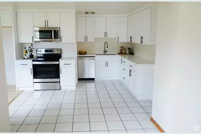 1920 E 7130 S, Cottonwood Heights, UT 84121 - Photo 5