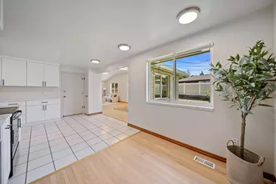 1920 E 7130 S, Cottonwood Heights, UT 84121 - Photo 9