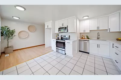 1920 E 7130 S, Cottonwood Heights, UT 84121 - Photo 5