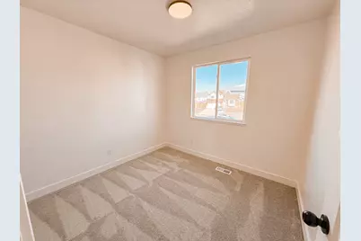 247 W 1925 N, Layton, UT 84041 - Photo 9