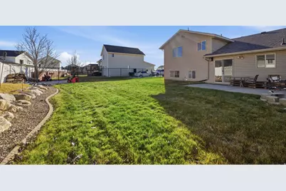 2352 N 375 W, Harrisville, UT 84414 - Photo 27