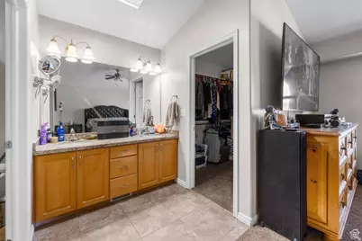 7819 S Spruce Tree Ln, Sandy, UT 84094 - Photo 13