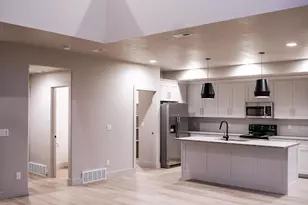 961 W 1910 S, Syracuse, UT 84075 - Photo 5