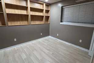 1876 W 2400 S, Syracuse, UT 84075 - Photo 23