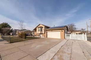 1876 W 2400 S, Syracuse, UT 84075 - Photo 29