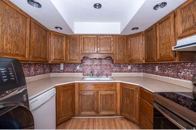 1876 W 2400 S, Syracuse, UT 84075 - Photo 13