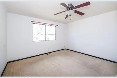 1876 W 2400 S, Syracuse, UT 84075 - Photo 9