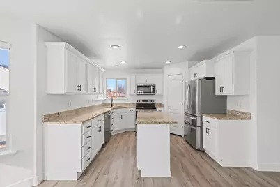 1271 N 2470 W, Provo, UT 84601 - Photo 7