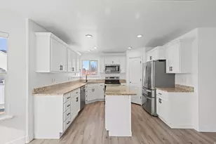 1271 N 2470 W, Provo, UT 84601 - Photo 7