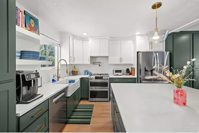 8461 Daneborg Cir, Cottonwood Heights, UT 84121 - Photo 7