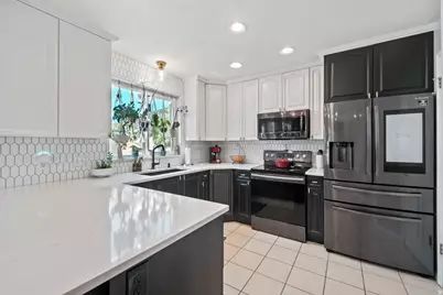 9092 S Enchanted Oak Ln E, Sandy, UT 84094 - Photo 7