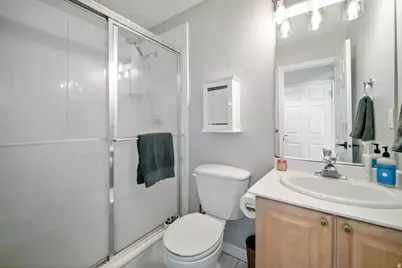 9092 S Enchanted Oak Ln E, Sandy, UT 84094 - Photo 23