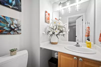 9092 S Enchanted Oak Ln E, Sandy, UT 84094 - Photo 27