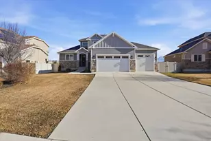 7580 N Evans Dr, Eagle Mountain, UT 84005 - Photo 3
