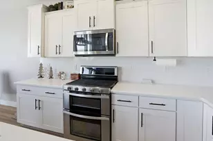 7580 N Evans Dr, Eagle Mountain, UT 84005 - Photo 25