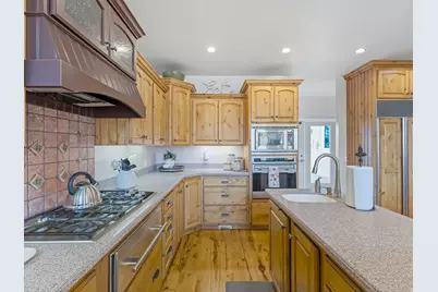 861 N 1100 E, Pleasant Grove, UT 84062 - Photo 17