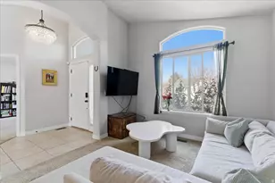 71 W Stauffer Ln, Murray, UT 84107 - Photo 5