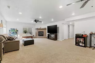 71 W Stauffer Ln, Murray, UT 84107 - Photo 29