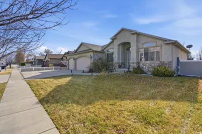 71 W Stauffer Ln, Murray, UT 84107 - Photo 3