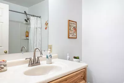 2124 E Cherry Ln, Layton, UT 84040 - Photo 15