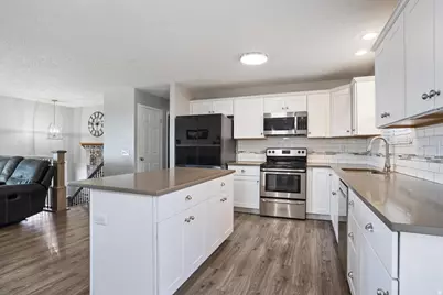 2946 N 1350 E, North Ogden, UT 84414 - Photo 7