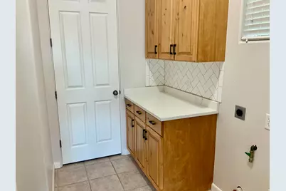 1042 W Hillview Dr, Washington, UT 84780 - Photo 31