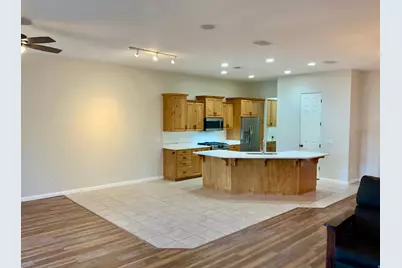 1042 W Hillview Dr, Washington, UT 84780 - Photo 11