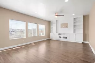 4368 E Inverness Ln E, Eagle Mountain, UT 84005 - Photo 9