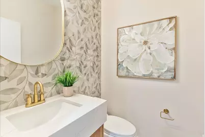 7044 S 1700 E, Cottonwood Heights, UT 84121 - Photo 17