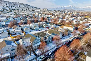 3998 E Dillons Dr, Eagle Mountain, UT 84005 - Photo 11