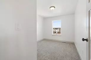 858 E 250 N, Hyrum, UT 84319 - Photo 13