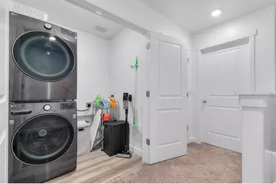 1098 E Quarterdeck Way, Saratoga Springs, UT 84045 - Photo 15