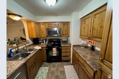 5260 S Duke Ln, Taylorsville, UT 84129 - Photo 7