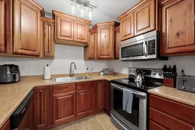 1936 N Crest Rd, Saratoga Springs, UT 84045 - Photo 9